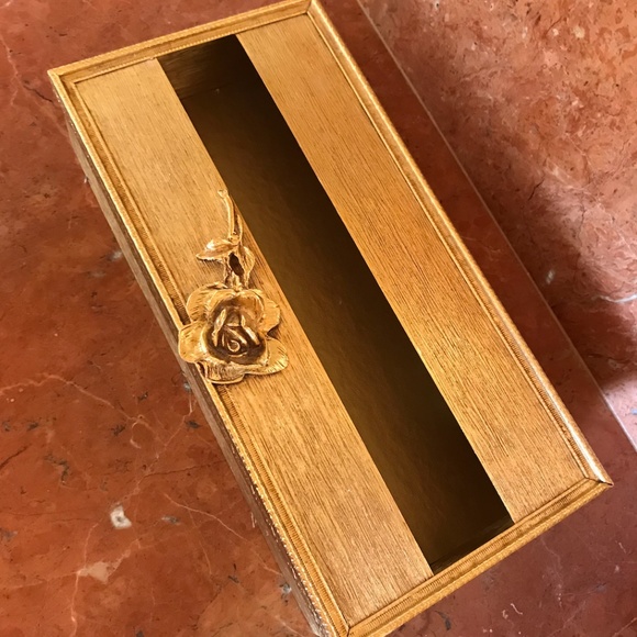 Vintage Gold Rose Stylebulit Mirrored Vanity Tray, Hand Mirror + Tissue Box - Picture 5 of 5